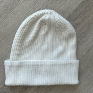 ARITZIA Sunday Best Beanie